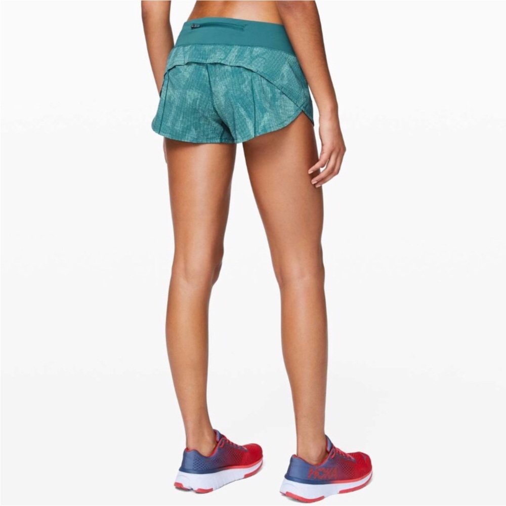 Lululemon Speed Up Short 2.5" in Illusion Tidal Teal Bermuda Teal / Bermuda Teal